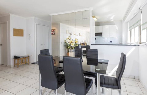 South Pacific Plaza - Official - Accommodation Broadbeach 19