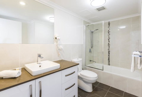 South Pacific Plaza - Official - Accommodation Broadbeach 8