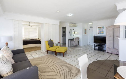 South Pacific Plaza - Official - Accommodation Broadbeach 25