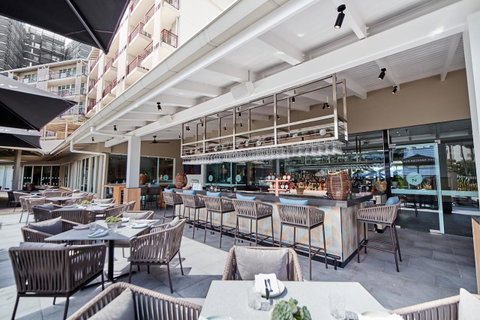 Novotel Cairns Oasis Resort - Accommodation Broadbeach 12