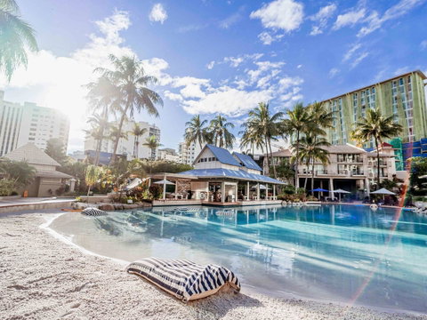 Novotel Cairns Oasis Resort - Accommodation Broadbeach 0