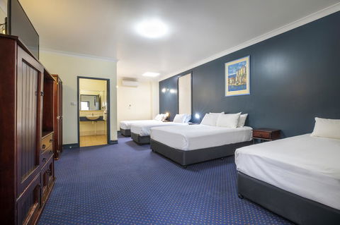 Nightcap At Atherton Hotel - Accommodation Broadbeach 0