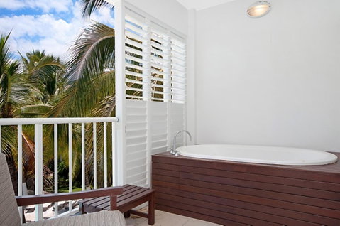 5231 BEACH CLUB PENTHOUSE - Accommodation Broadbeach 5