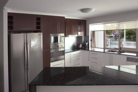Waters Edge Apartment Cairns - Accommodation Broadbeach 8