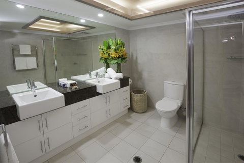 Waters Edge Apartment Cairns - Accommodation Broadbeach 4
