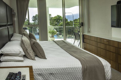 Waters Edge Apartment Cairns - Accommodation Broadbeach 3