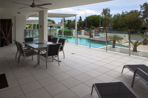 Waters Edge Apartment Cairns - Accommodation Broadbeach 10
