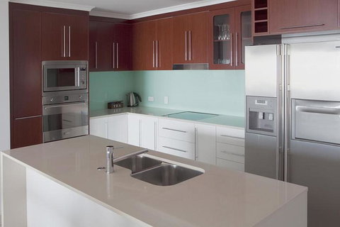 Waters Edge Apartment Cairns - Accommodation Broadbeach 6