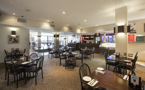 Palm Beach Hotel - Accommodation Broadbeach 12