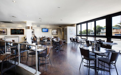 Palm Beach Hotel - Accommodation Broadbeach 8