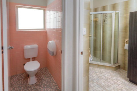 Palm Beach Hotel - Accommodation Broadbeach 9