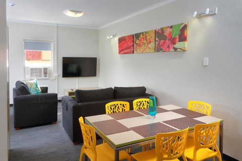 Palm Beach Hotel - Accommodation Broadbeach 23