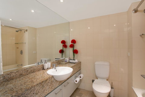 Palm Cove Beach Apartment - Accommodation Broadbeach 17