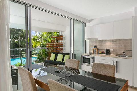 Palm Cove Beach Apartment - Accommodation Broadbeach 5