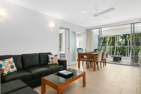 Palm Cove Beach Apartment - Accommodation Broadbeach 19