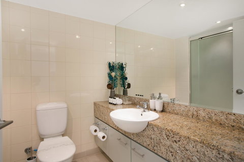 Palm Cove Beach Apartment - Accommodation Broadbeach 12