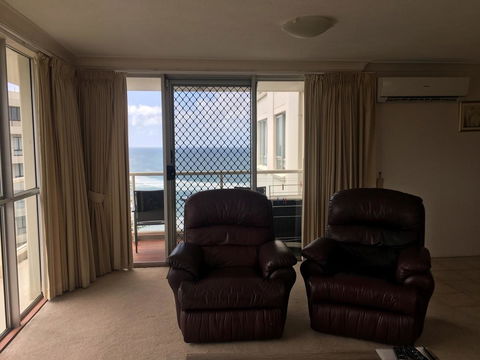 Burleigh Beach Tower - Accommodation Broadbeach 2