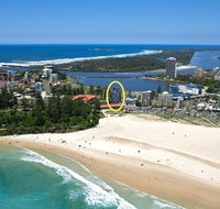 Komune Resort and Beach Club Greenmount Beach - Accommodation Broadbeach