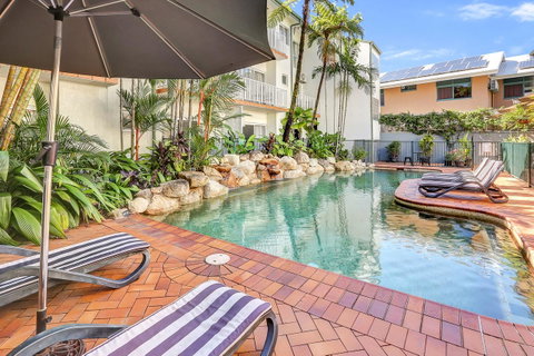 Coral Tree Inn - Accommodation Broadbeach 2