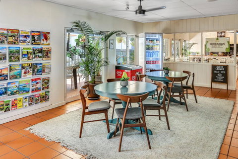 Coral Tree Inn - Accommodation Broadbeach 16