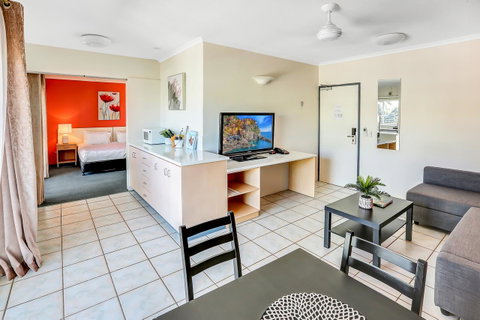Coral Tree Inn - Accommodation Broadbeach 25