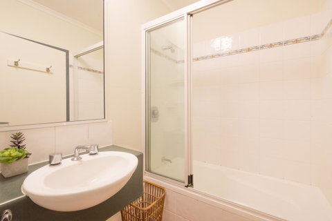 Coral Tree Inn - Accommodation Broadbeach 41