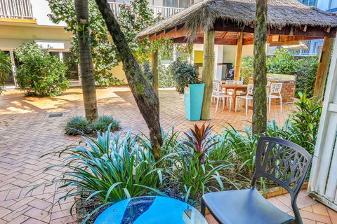 Coral Tree Inn - Accommodation Broadbeach 10