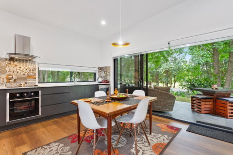 Bower 63 - Accommodation Broadbeach 1