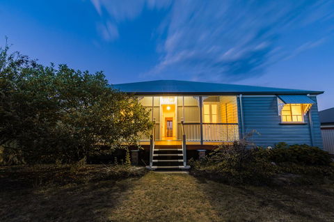 Apple Blossom Cottages - Accommodation Broadbeach 0