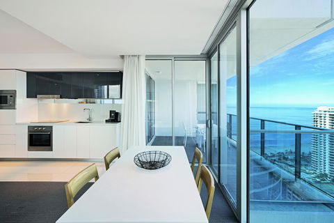 Number 1 H Residences - WiFi, Parking & More By Gold Coast Holidays - Accommodation Broadbeach 19