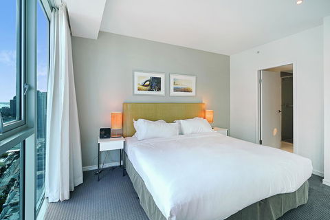 Number 1 H Residences - WiFi, Parking & More By Gold Coast Holidays - Accommodation Broadbeach 15