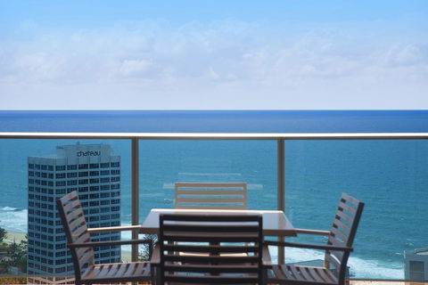 Number 1 H Residences - WiFi, Parking & More By Gold Coast Holidays - Accommodation Broadbeach 27
