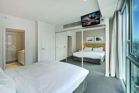 Number 1 H Residences - WiFi, Parking & More By Gold Coast Holidays - Accommodation Broadbeach 14
