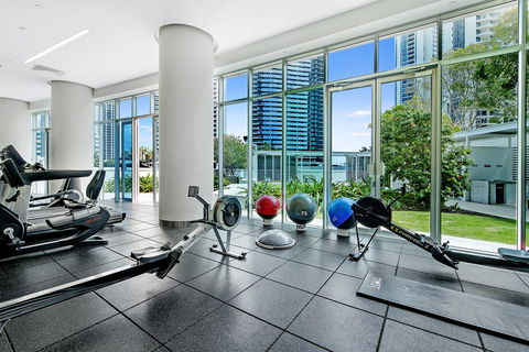 Number 1 H Residences - WiFi, Parking & More By Gold Coast Holidays - Accommodation Broadbeach 25