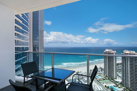Number 1 H Residences - WiFi, Parking & More By Gold Coast Holidays - Accommodation Broadbeach 10