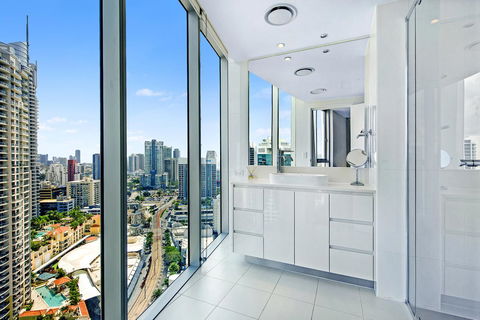 Number 1 H Residences - WiFi, Parking & More By Gold Coast Holidays - Accommodation Broadbeach 31