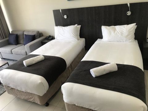 Sunshine Tower Hotel - Accommodation Broadbeach 10