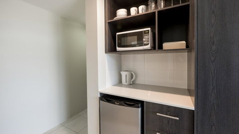 Sunshine Tower Hotel - Accommodation Broadbeach 8