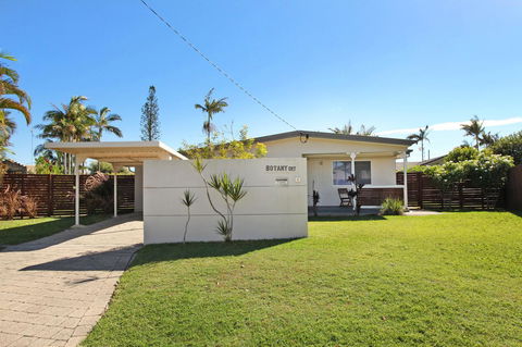 6 Botany Court Marcoola Beach - Pet Friendly 500 Bond - Accommodation Broadbeach 0