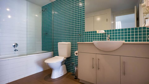 Swell Resort Burleigh Heads - Accommodation Broadbeach 6
