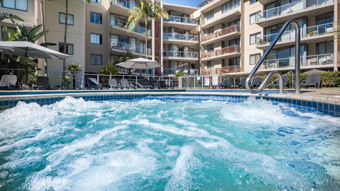 Swell Resort Burleigh Heads - Accommodation Broadbeach 12