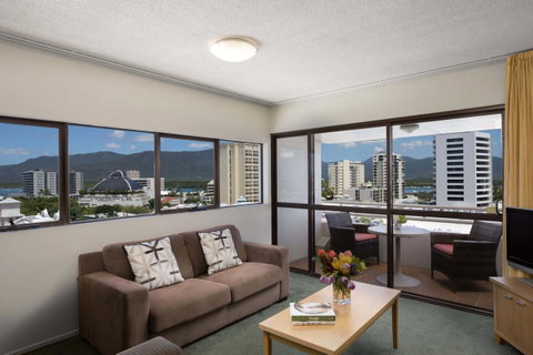 The Benson Hotel - Accommodation Broadbeach 9