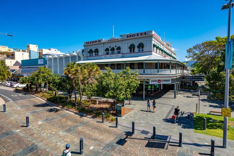 Hides Hotel - Accommodation Broadbeach 2