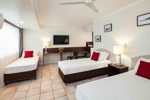 Hides Hotel - Accommodation Broadbeach 8