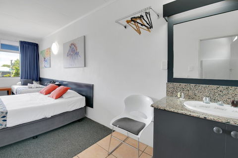 Kangaroo Point Central Hotel & Apartments - Accommodation Broadbeach 13