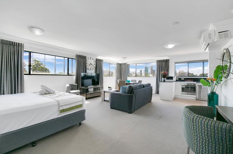 Kangaroo Point Central Hotel & Apartments - Accommodation Broadbeach 10