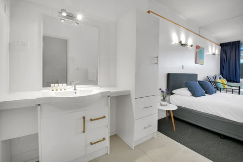 Kangaroo Point Central Hotel & Apartments - Accommodation Broadbeach 11