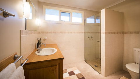 Wattle Grove Homestead Bed & Breakfast - Accommodation Broadbeach 3