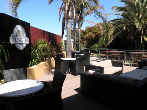 Westland Hotel Motel - Accommodation Broadbeach 2