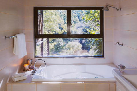 Whispering Valley Cottage Retreat - Accommodation Broadbeach 1